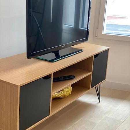 Brand New 1 Bedroom Flat With Parking- 5 Min Paris Pte De Versailles Исси-ле-Мулино Экстерьер фото