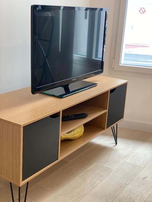 Brand New 1 Bedroom Flat With Parking- 5 Min Paris Pte De Versailles Исси-ле-Мулино Экстерьер фото