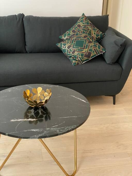 Brand New 1 Bedroom Flat With Parking- 5 Min Paris Pte De Versailles Исси-ле-Мулино Экстерьер фото